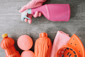 Huishoudelijke schoonmaakproducten handschoen